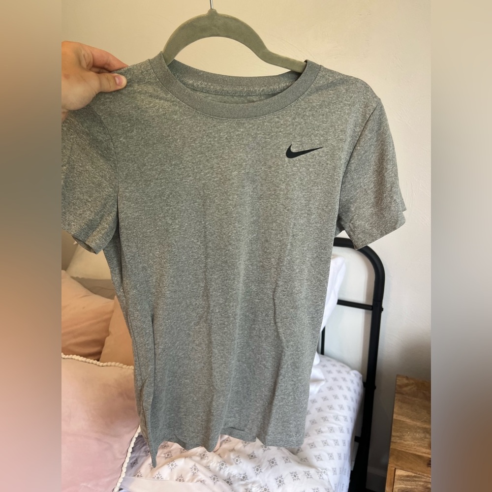 grey nike dri fit short sleeve